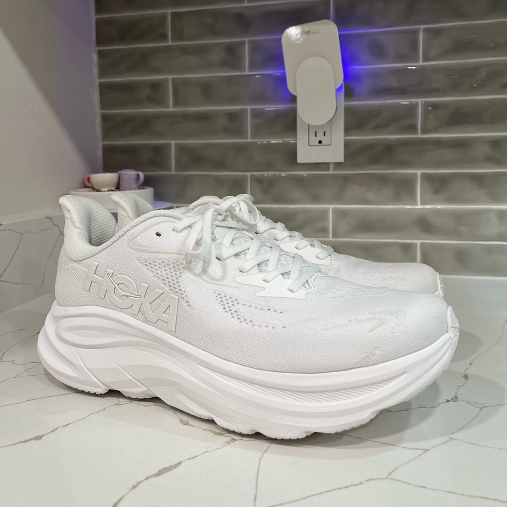 Hoka Clifton 10 Running Shoes. Men’s Size 11.5D Color White